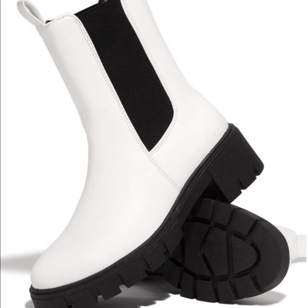 White Pull On Lug Sole Boots - Picture 6 of 8
